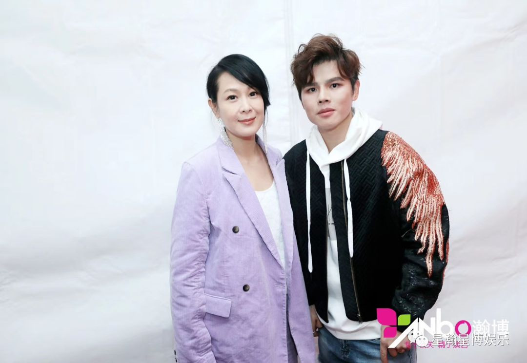 助力金堂紅星美凱龍開(kāi)盤，天后劉若英親臨現(xiàn)場(chǎng)深情演唱