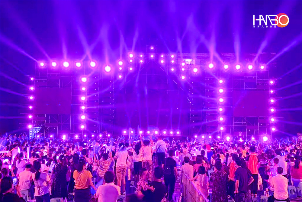 成都演藝公司“大美興義·萬商齊聚”群星演唱會策劃承辦如期完成